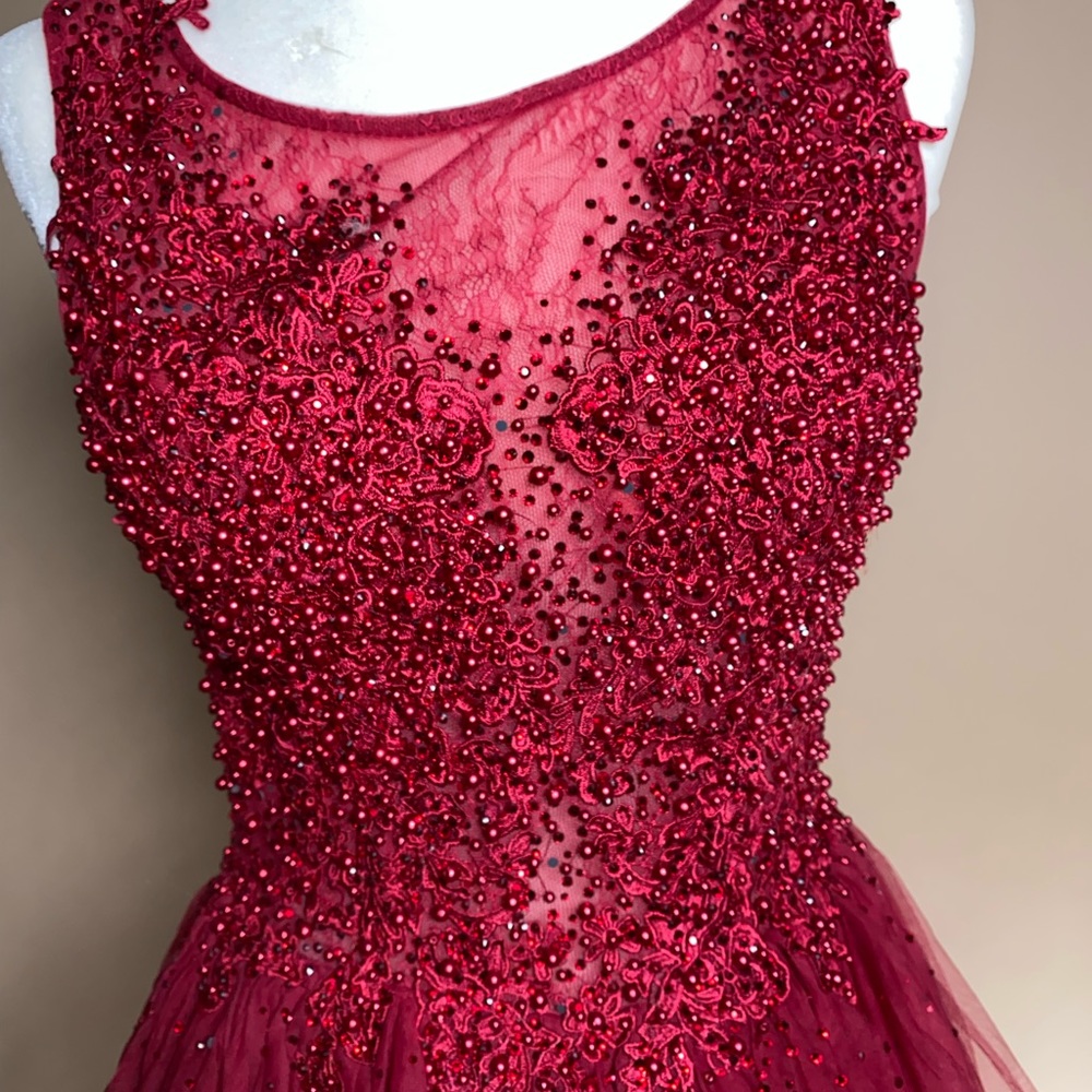 Mac Duggal prom dress. 
.
Sales price: $280
.
Limited time offer